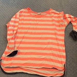 GAP t shirt three quarter sleeves